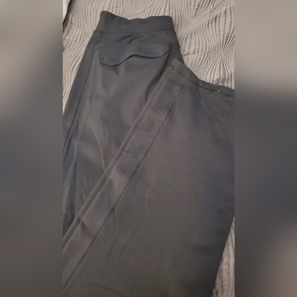 Men's Lg Lululemon pants - Picture 2 of 4